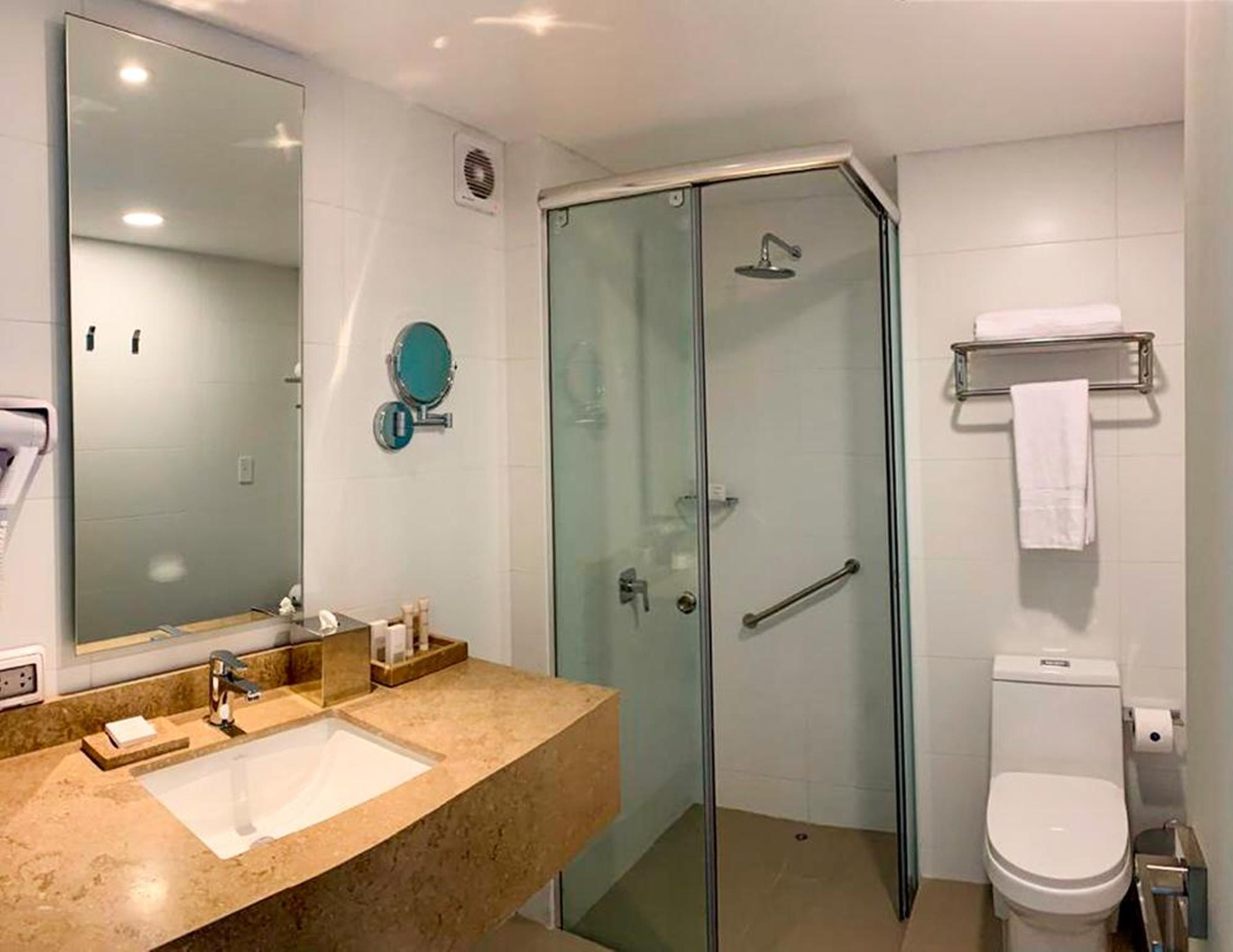 Hotel Estelar San Isidro Лима Екстериор снимка